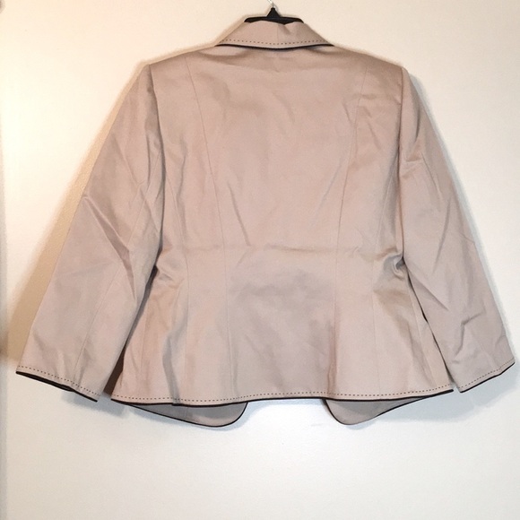TAHARI ARTHUR S. LEVINE jacket - Picture 2 of 6